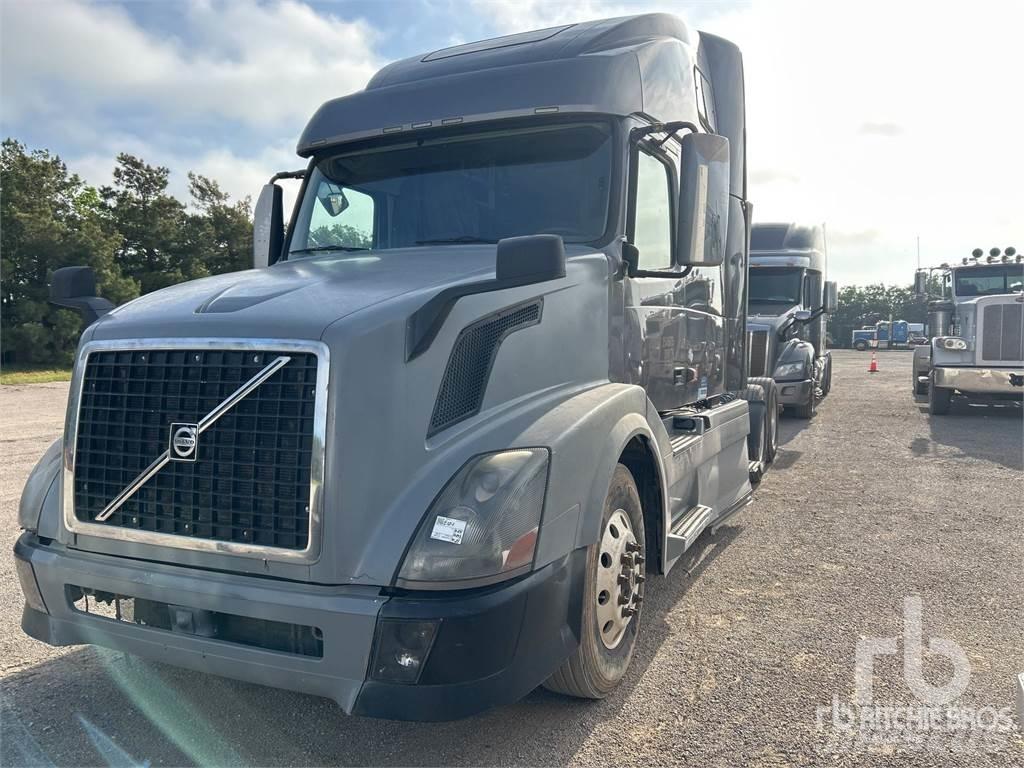 Volvo VNL Autotractoare