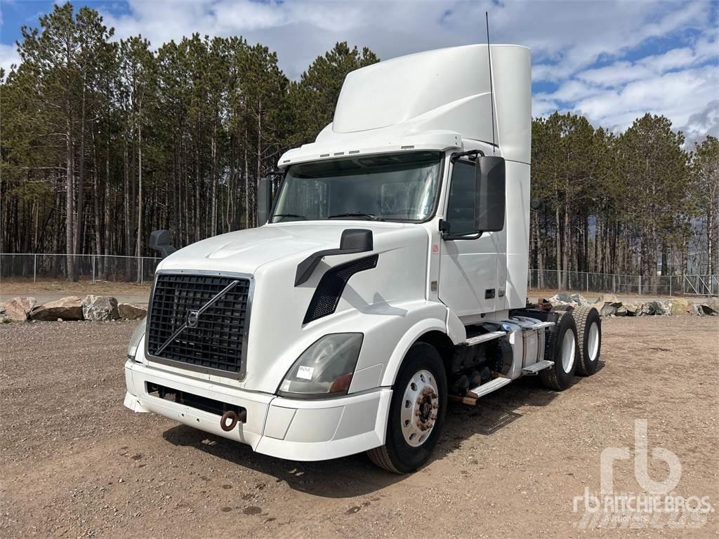 Volvo VNL Autotractoare