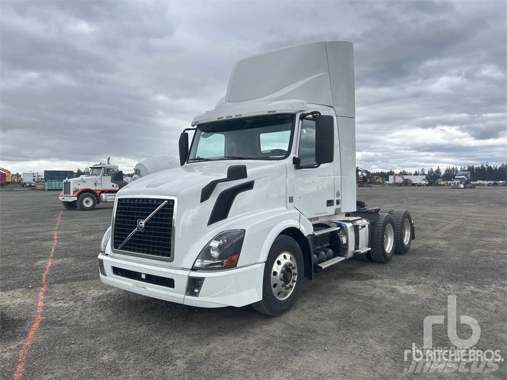 Volvo VNL Autotractoare