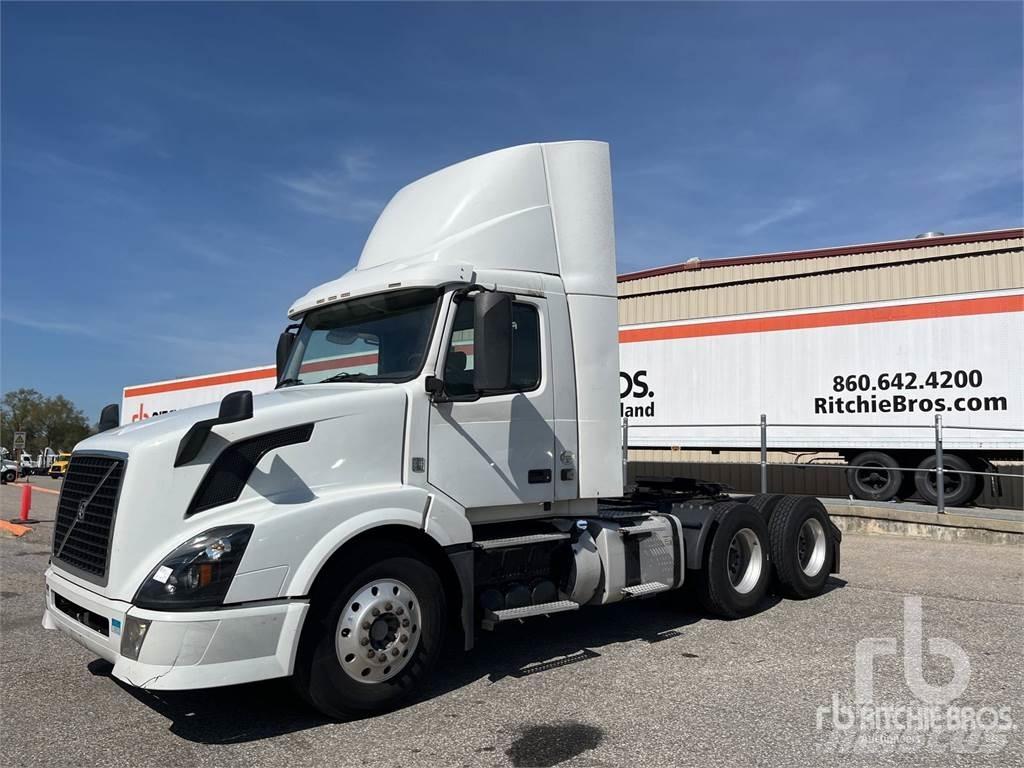 Volvo VNL Autotractoare