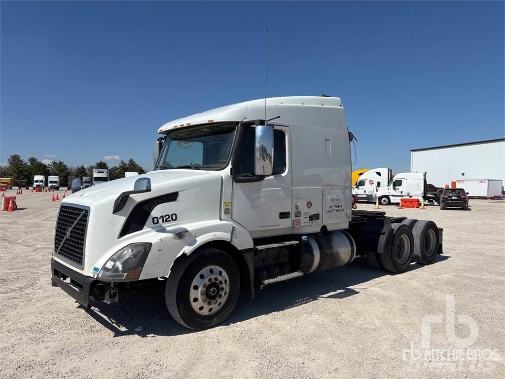 Volvo VNL Autotractoare