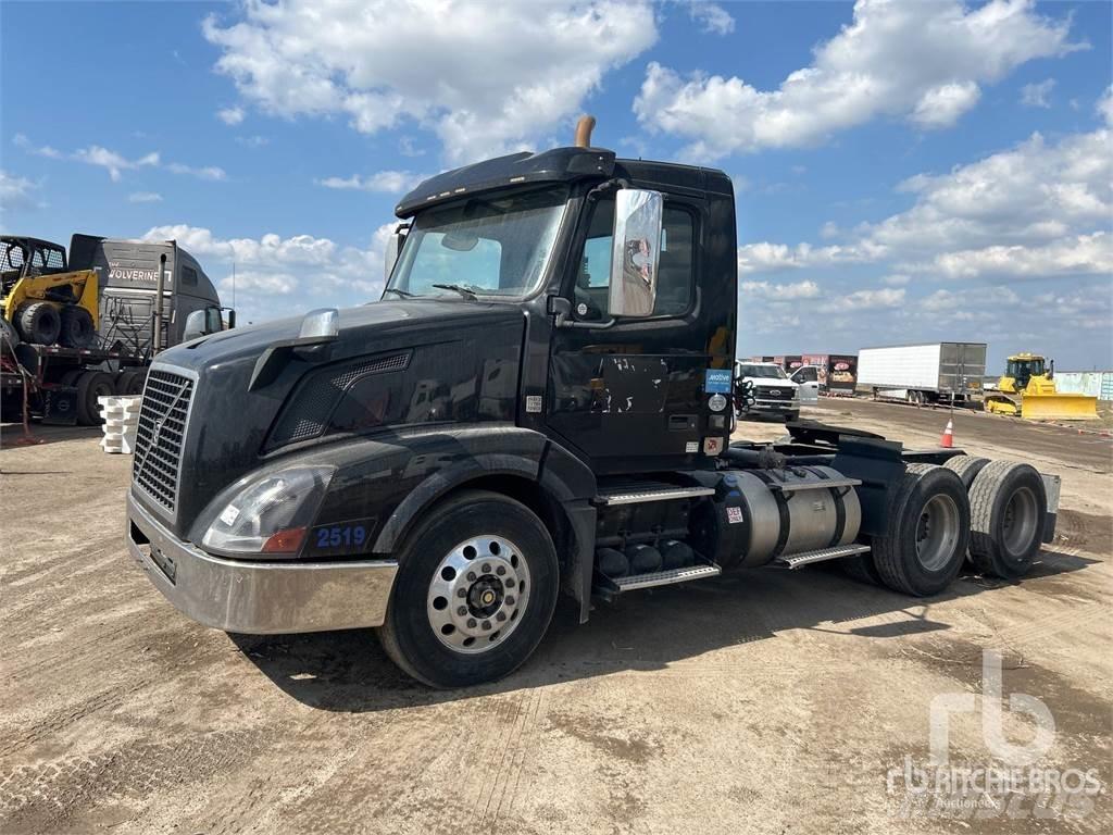Volvo VNL300 Autotractoare