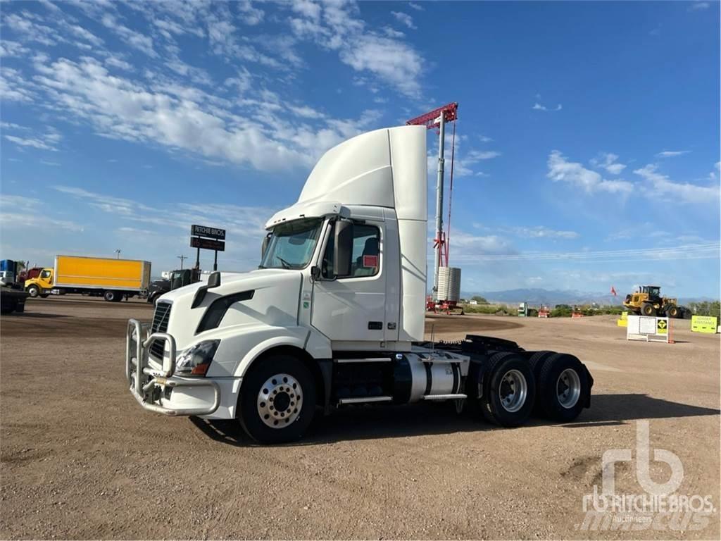 Volvo VNL300 Autotractoare