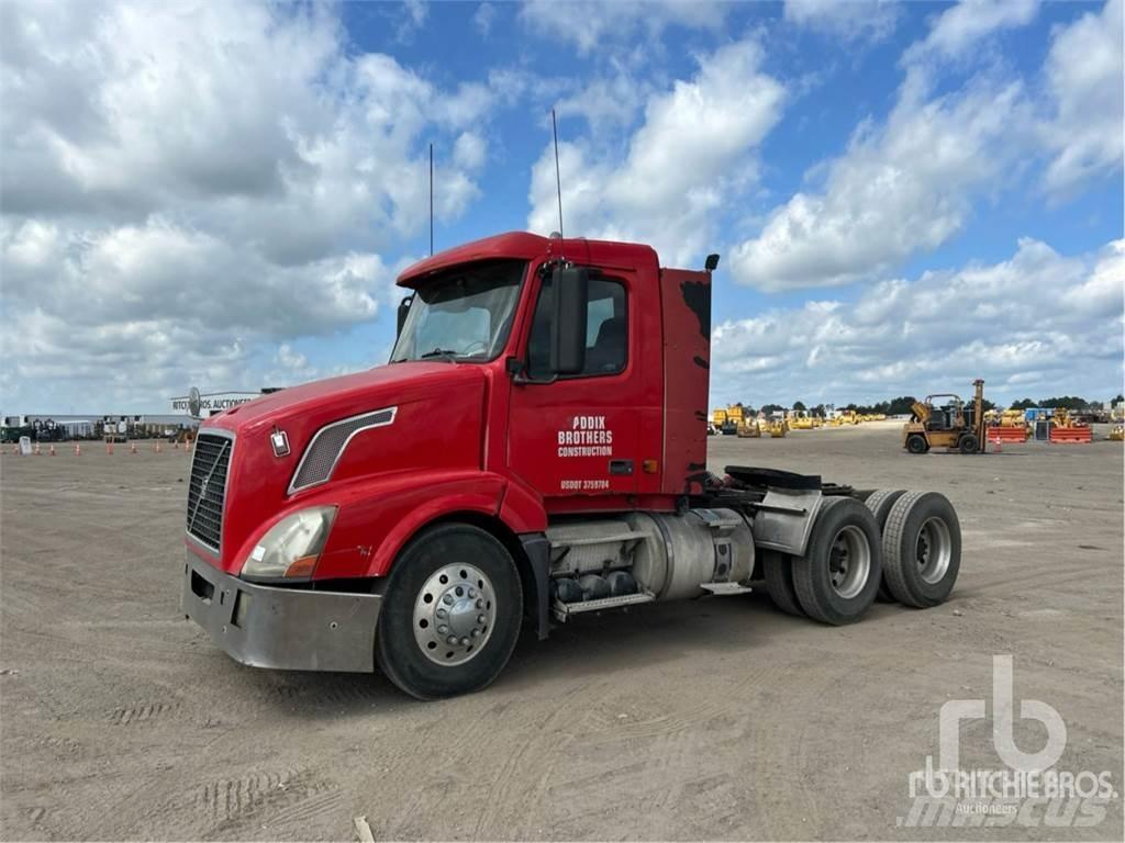 Volvo VNL300 Autotractoare