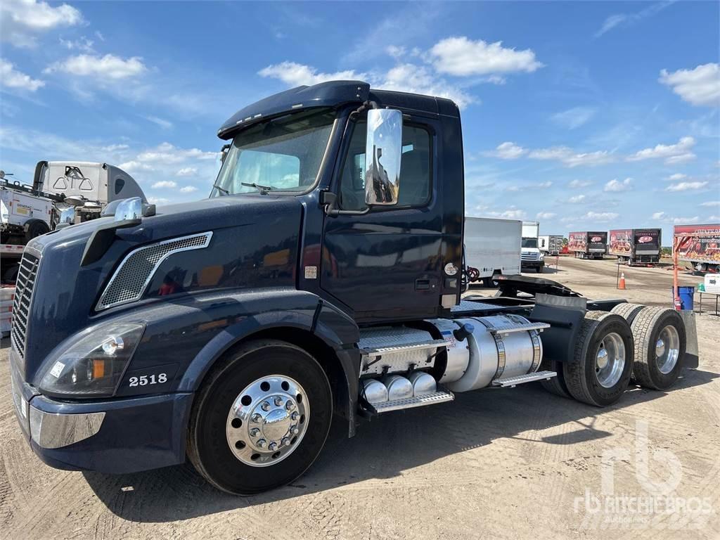 Volvo VNL300 Autotractoare