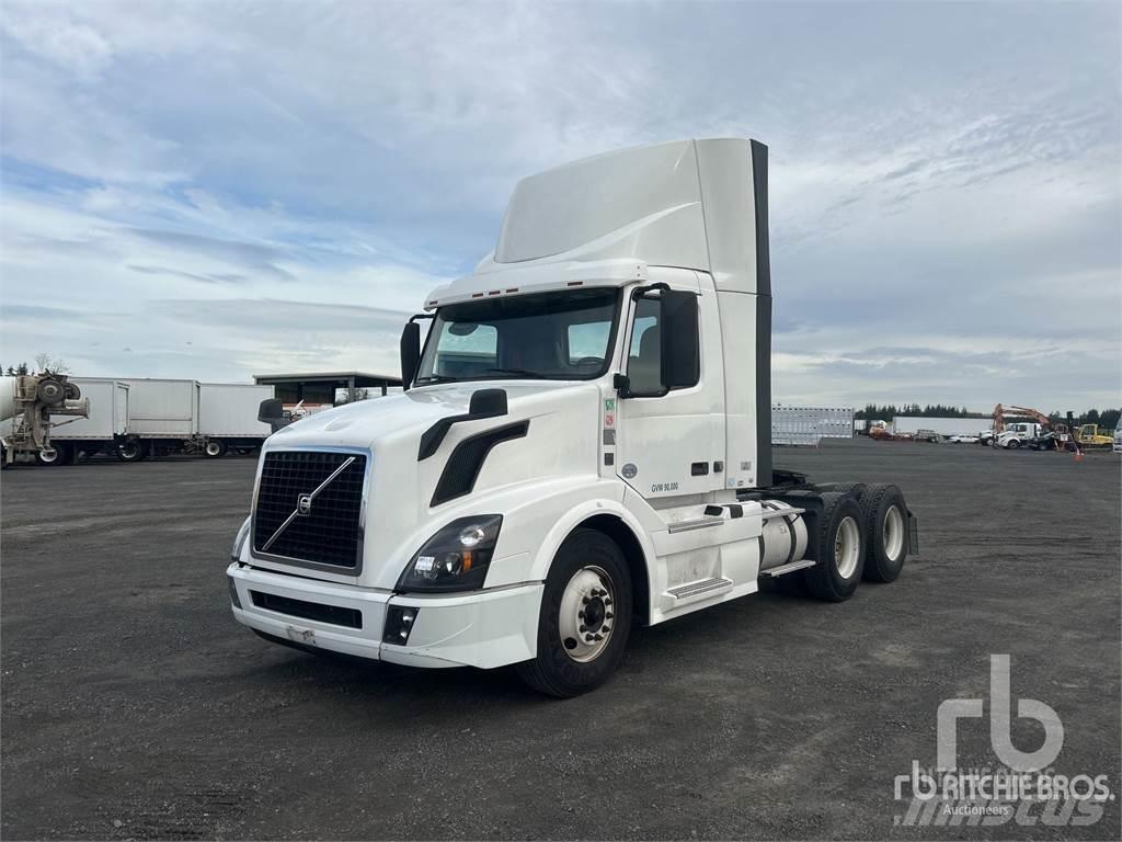 Volvo VNL300 Autotractoare