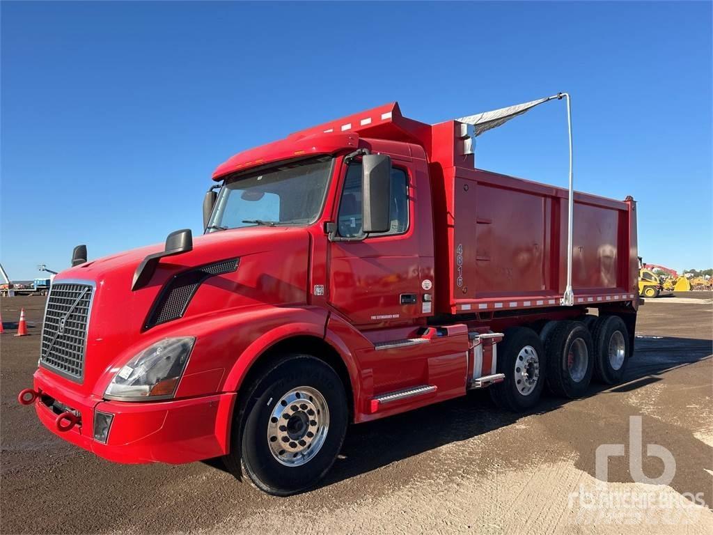 Volvo VNL300 Autobasculanta
