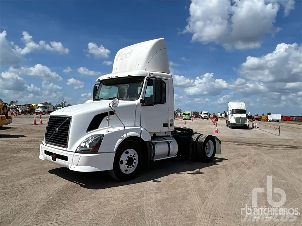 Volvo VNL300 Autotractoare