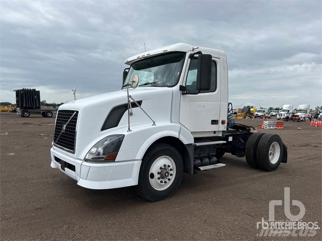 Volvo VNL300 Autotractoare