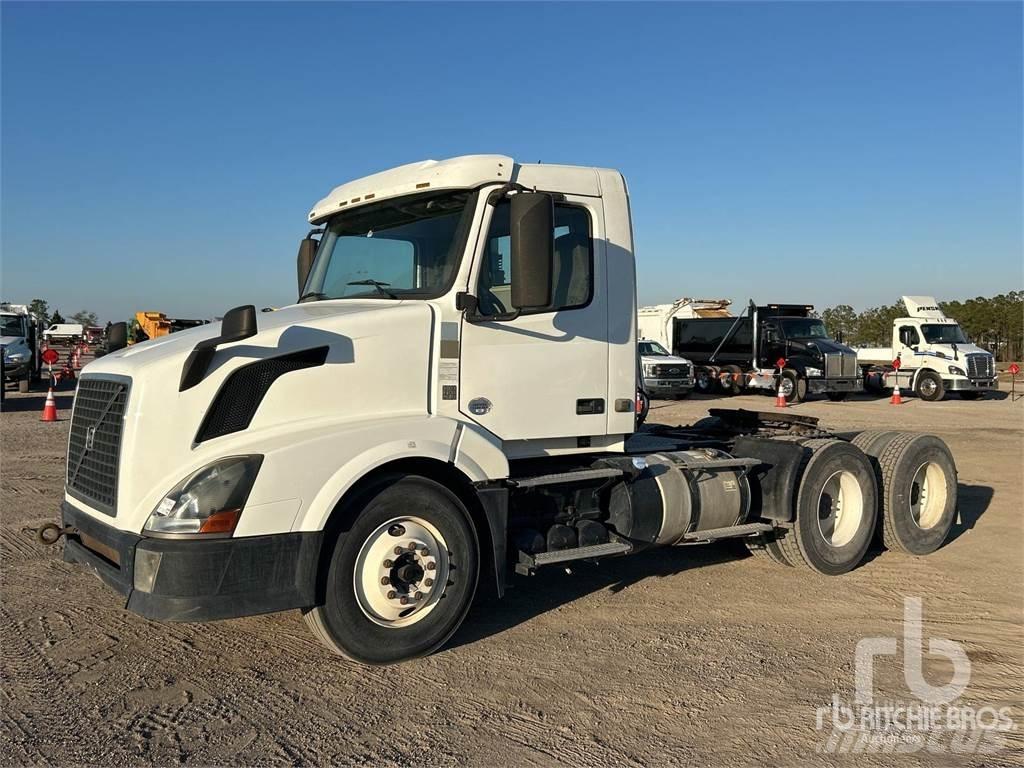 Volvo VNL300 Autotractoare