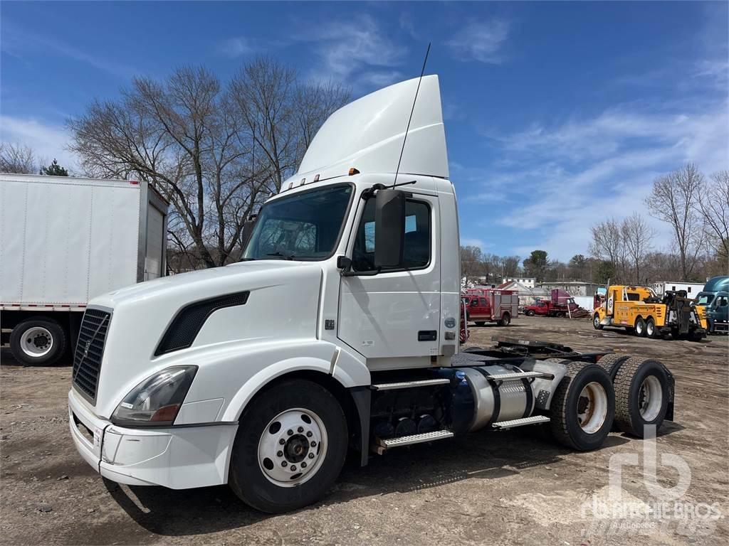 Volvo VNL300 Autotractoare