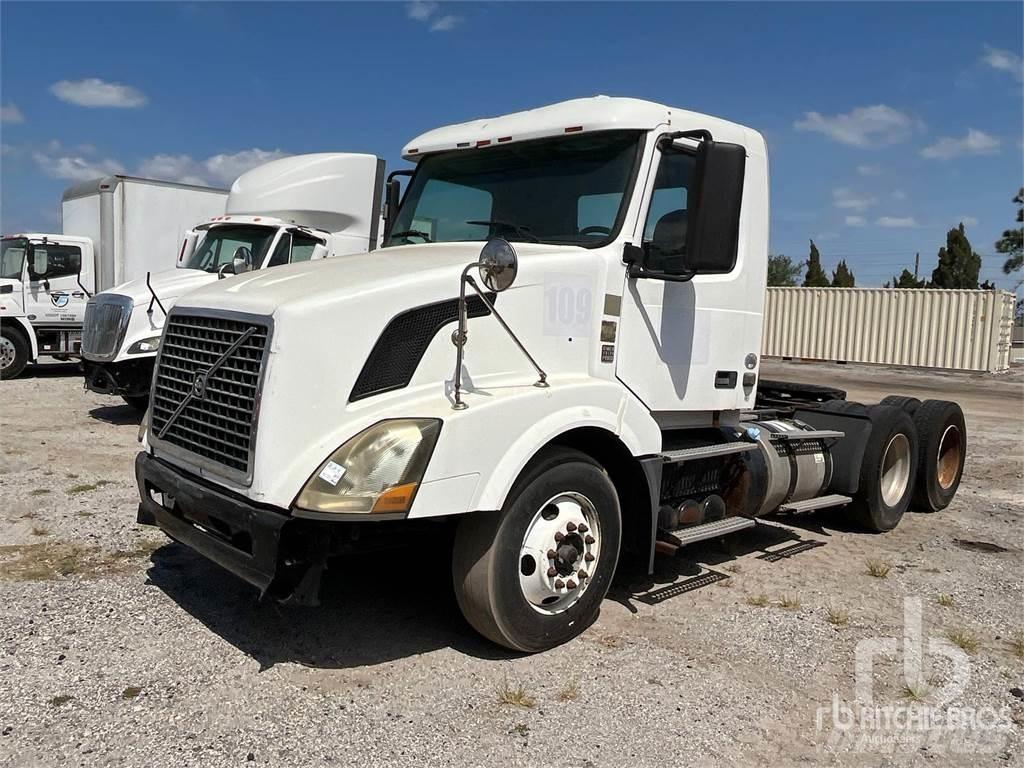 Volvo VNL300 Autotractoare