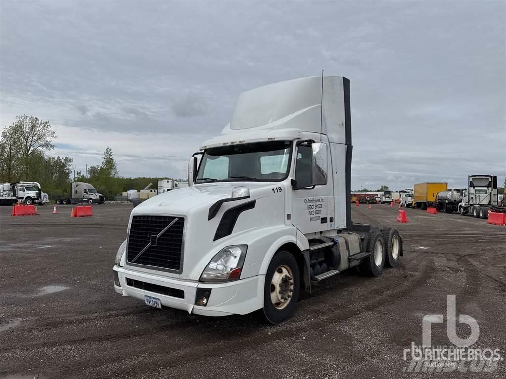 Volvo VNL300 Autotractoare