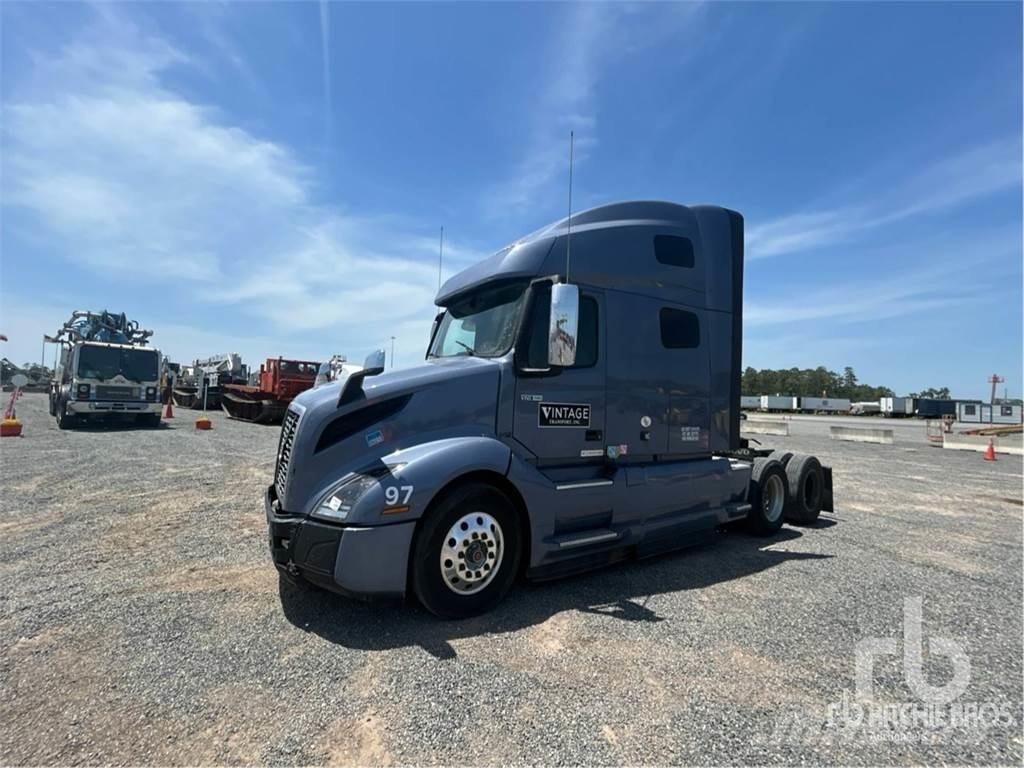 Volvo VNL64T760 Autotractoare