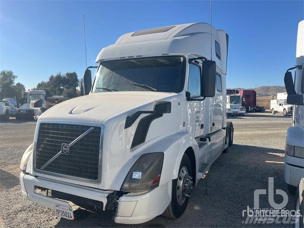 Volvo VNL64T780 Autotractoare