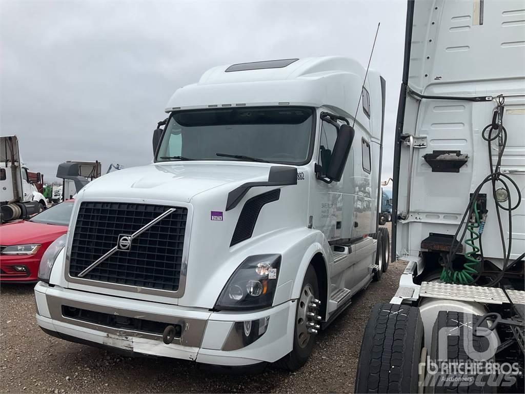 Volvo VNL670 Autotractoare