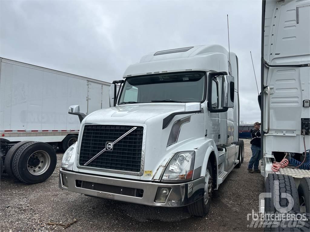 Volvo VNL670 Autotractoare