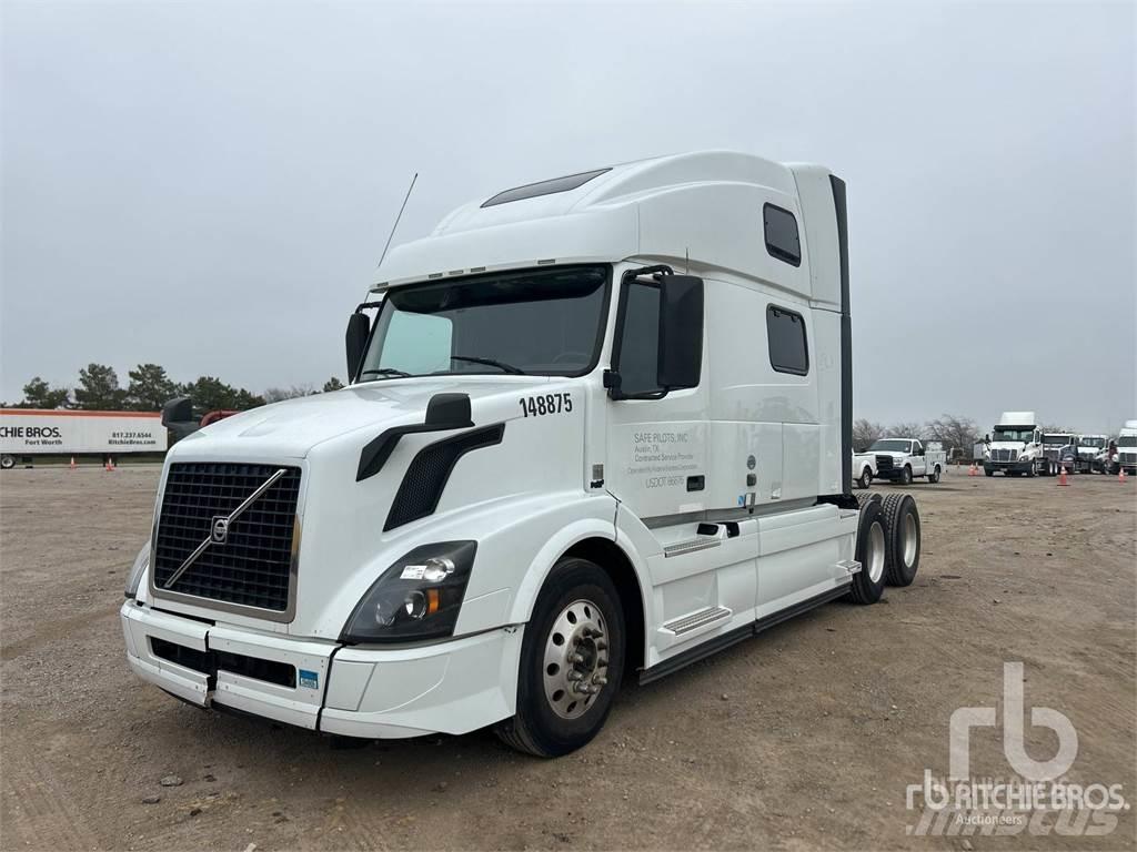 Volvo VNL670 Autotractoare