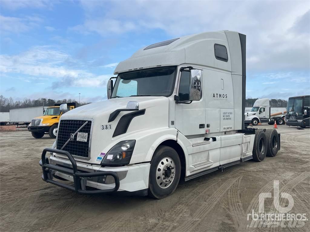 Volvo VNL670 Autotractoare