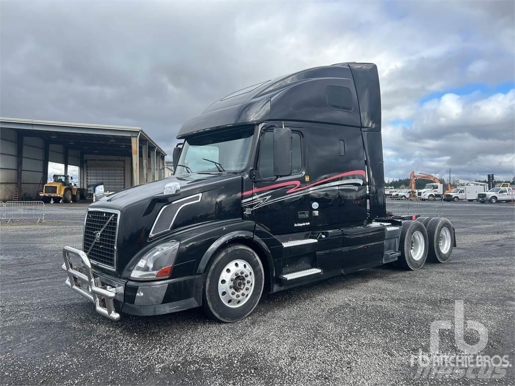 Volvo VNL670 Autotractoare