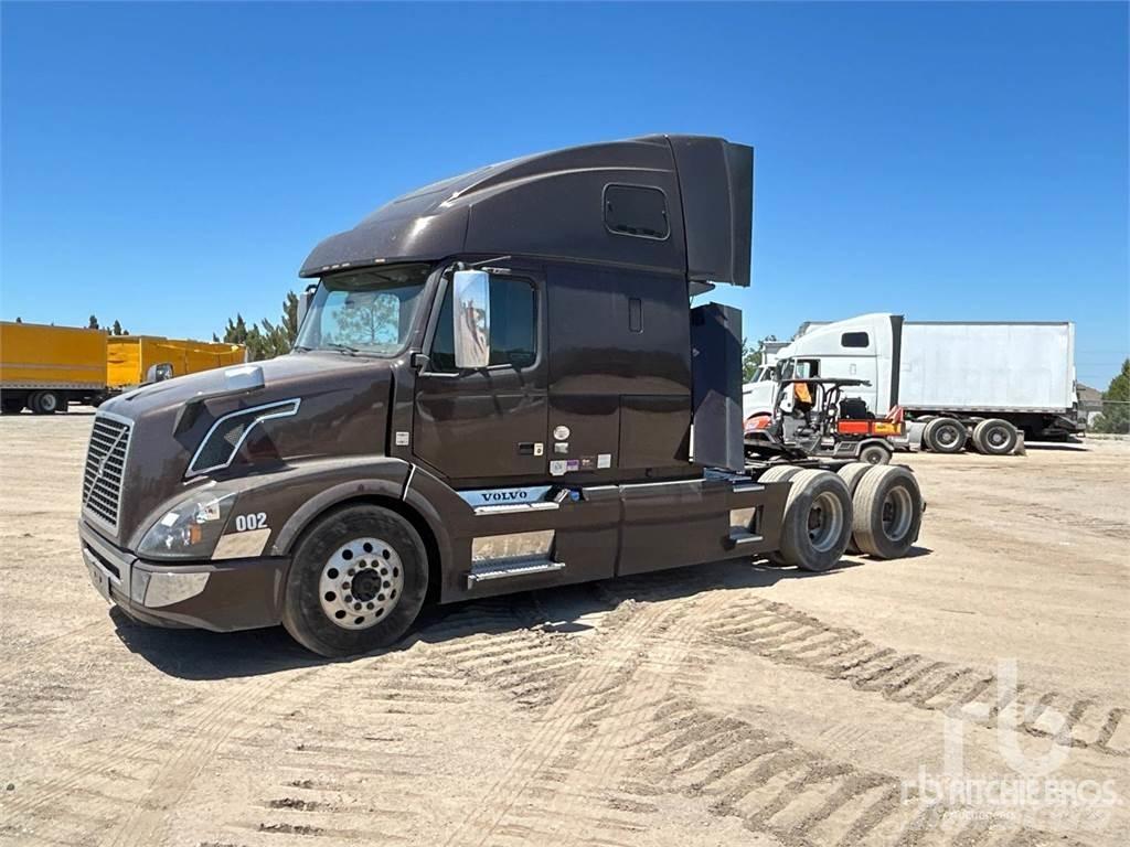 Volvo VNL670 Autotractoare