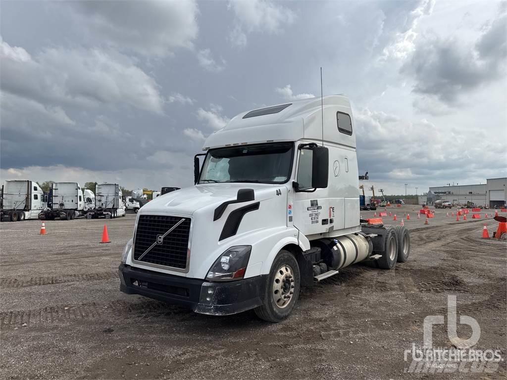 Volvo VNL670 Autotractoare