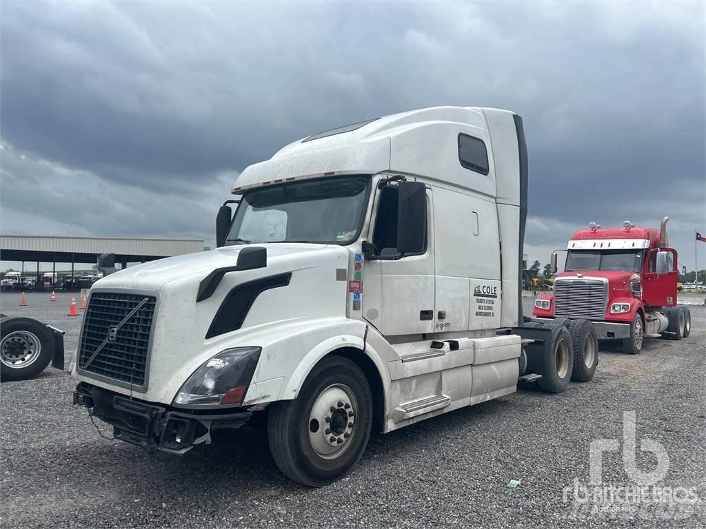 Volvo VNL670 Autotractoare