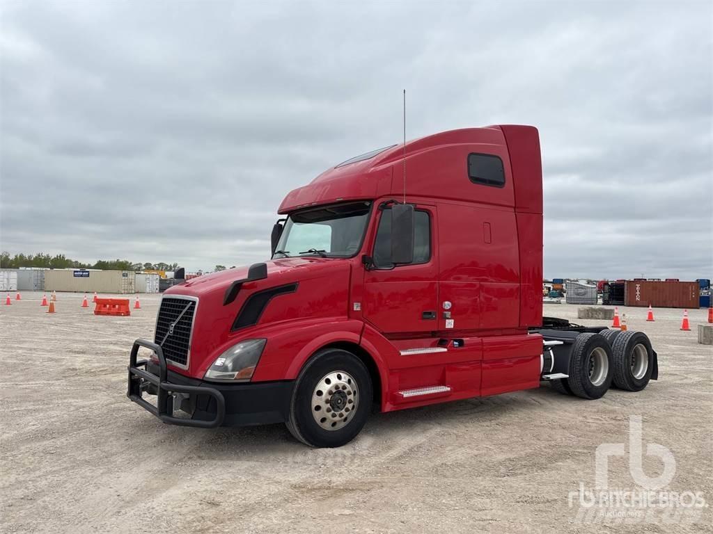 Volvo VNL670 Autotractoare