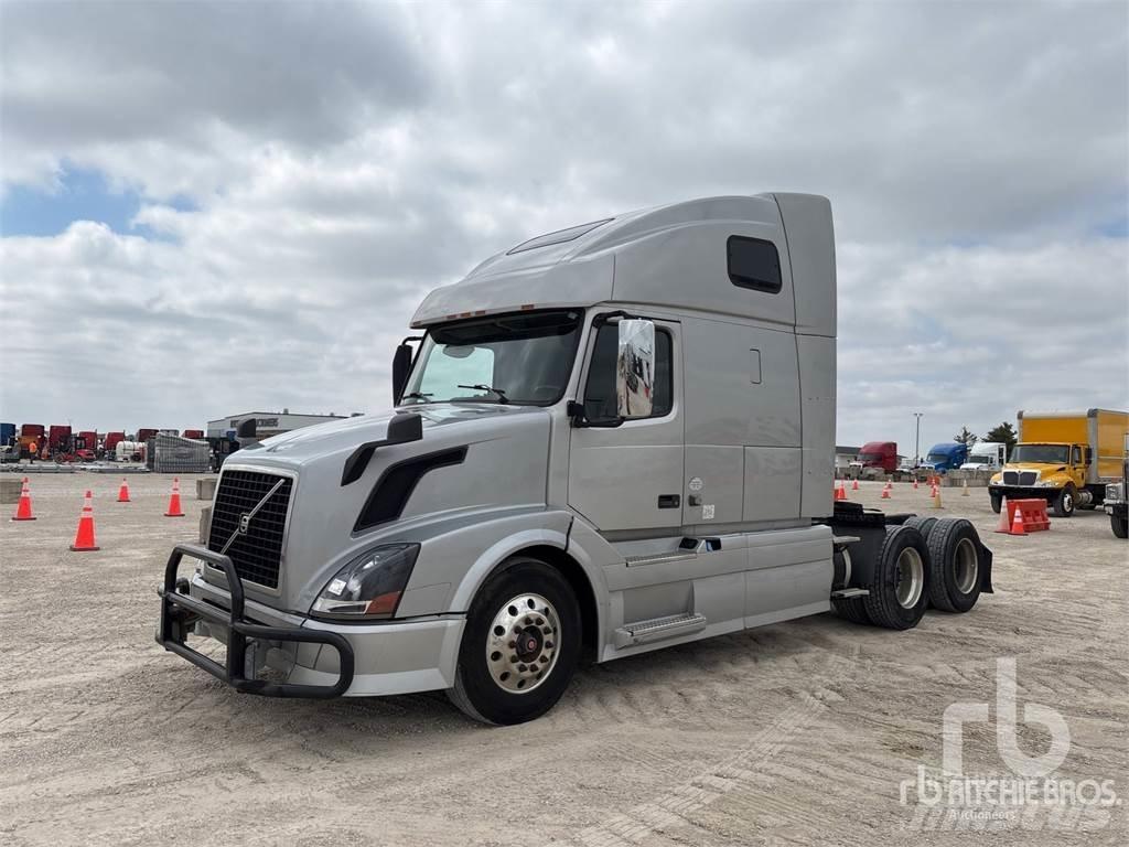 Volvo VNL670 Autotractoare