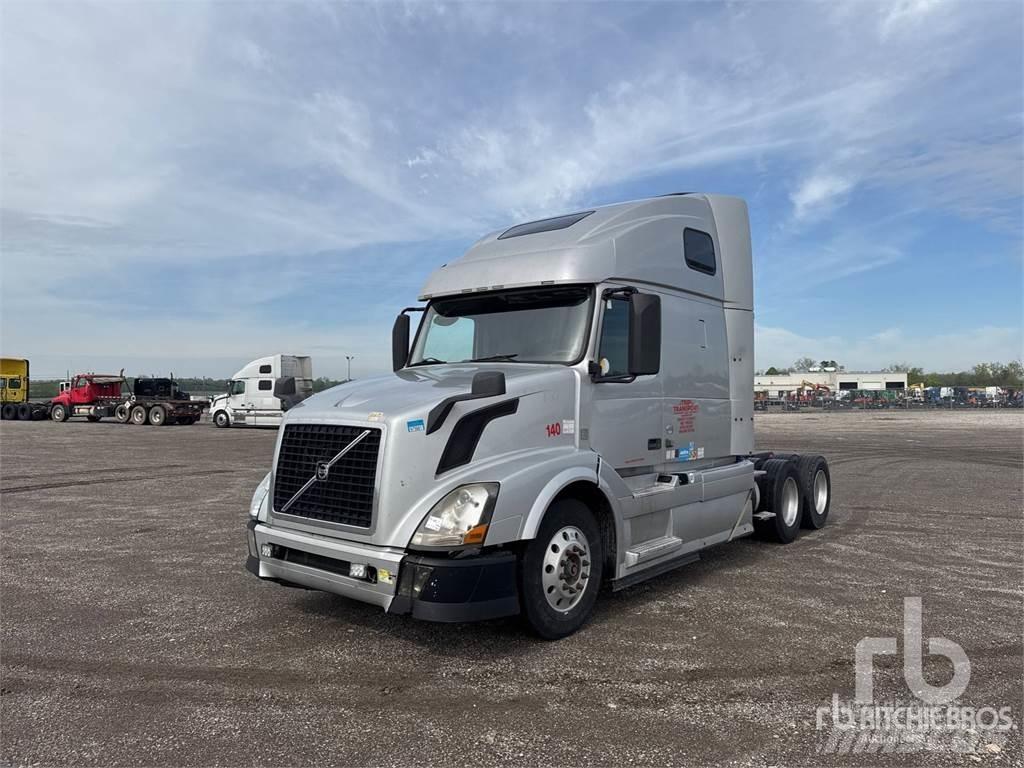 Volvo VNL670 Autotractoare