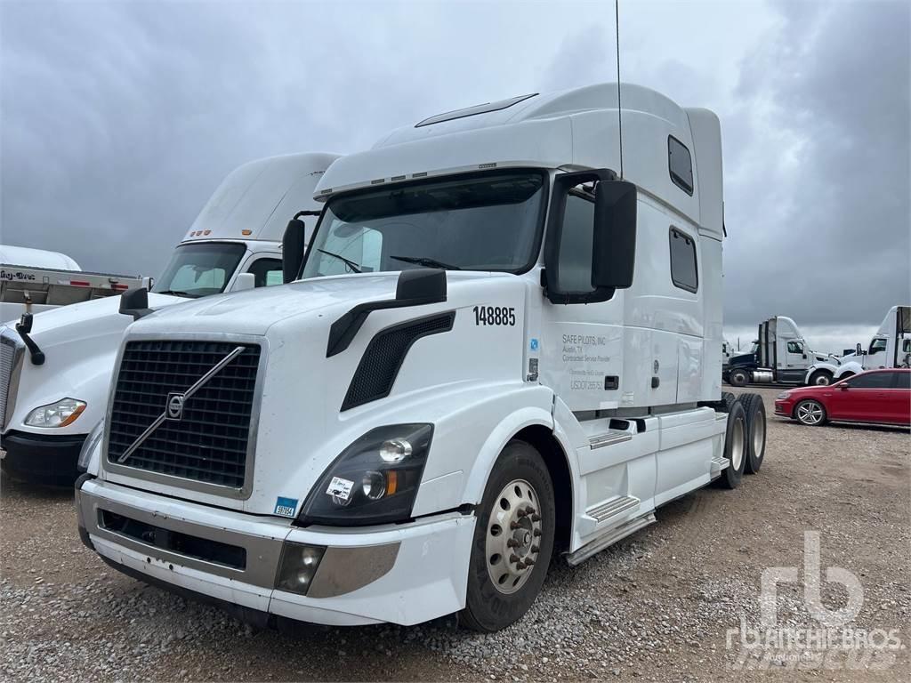 Volvo VNL670 Autotractoare