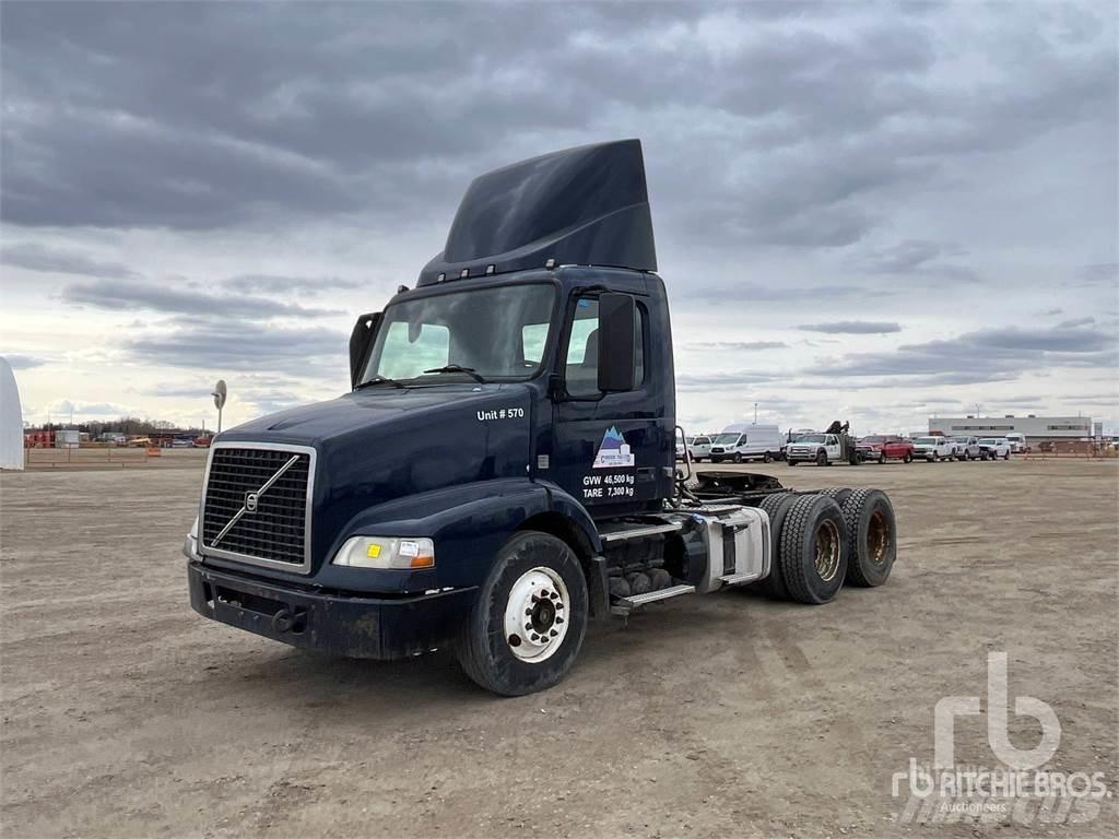 Volvo VNM Autotractoare