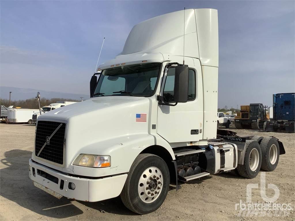 Volvo VNM Autotractoare