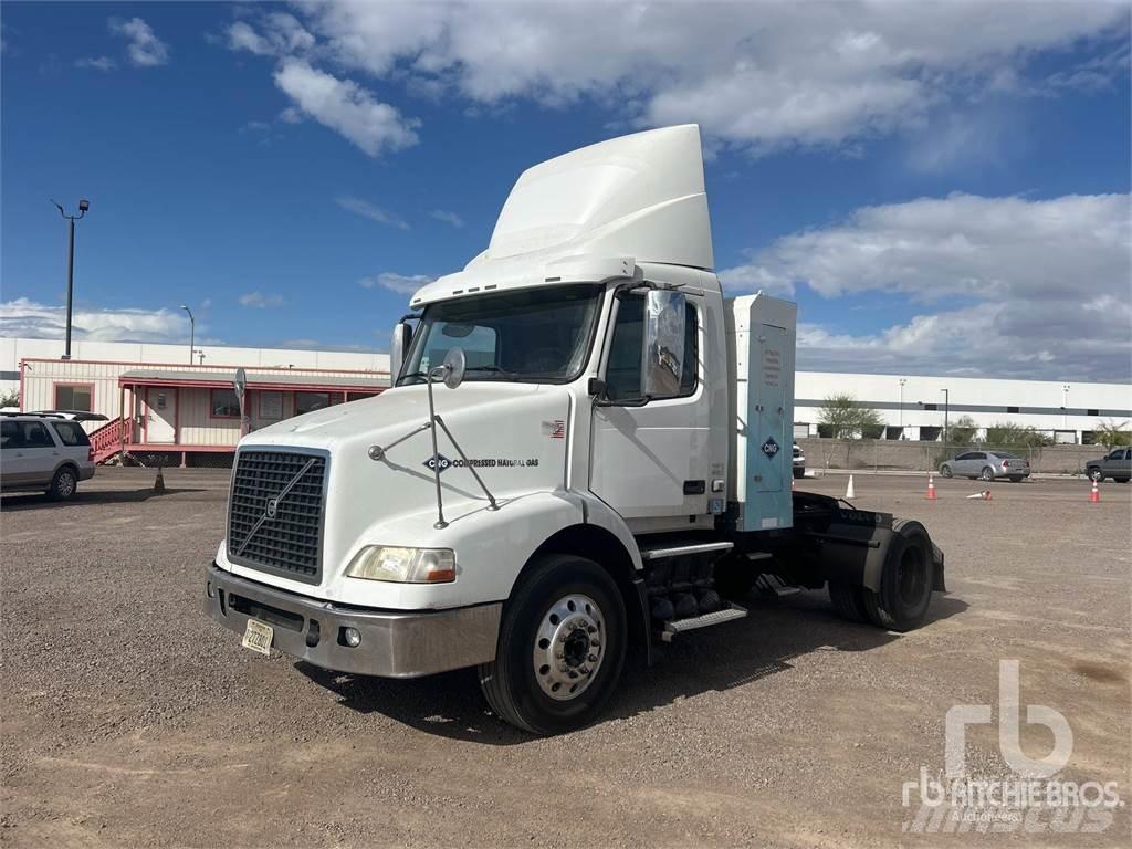 Volvo VNM Autotractoare
