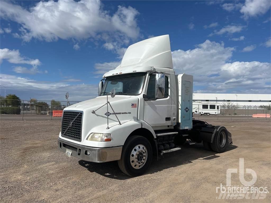 Volvo VNM Autotractoare