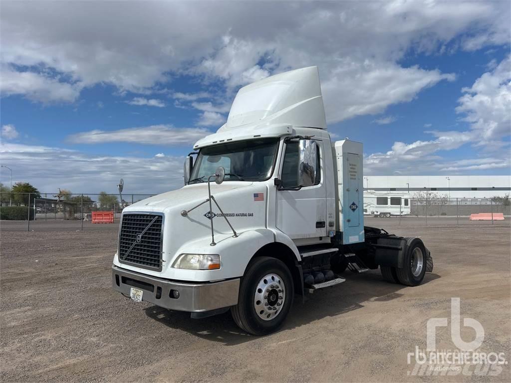 Volvo VNM Autotractoare