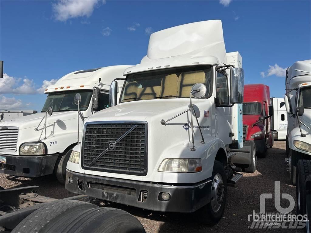 Volvo VNM Autotractoare