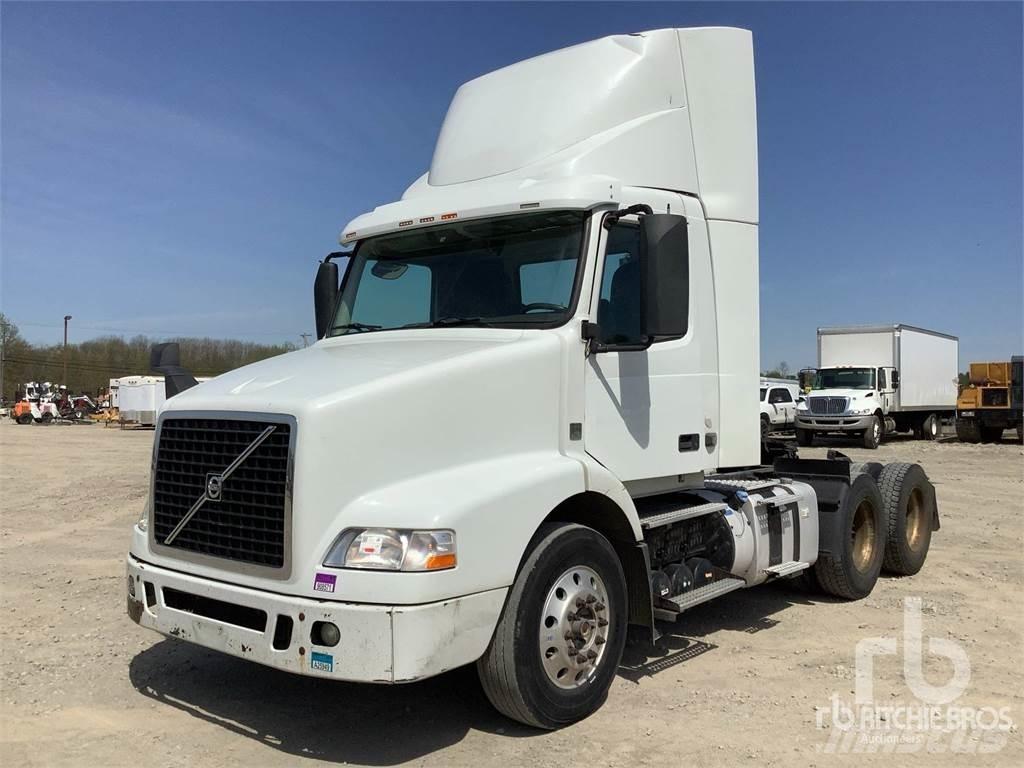 Volvo VNM Autotractoare