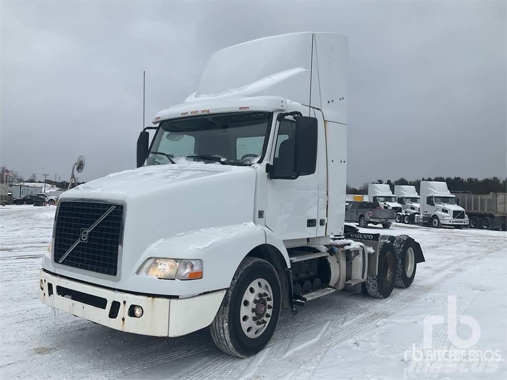 Volvo VNM Autotractoare