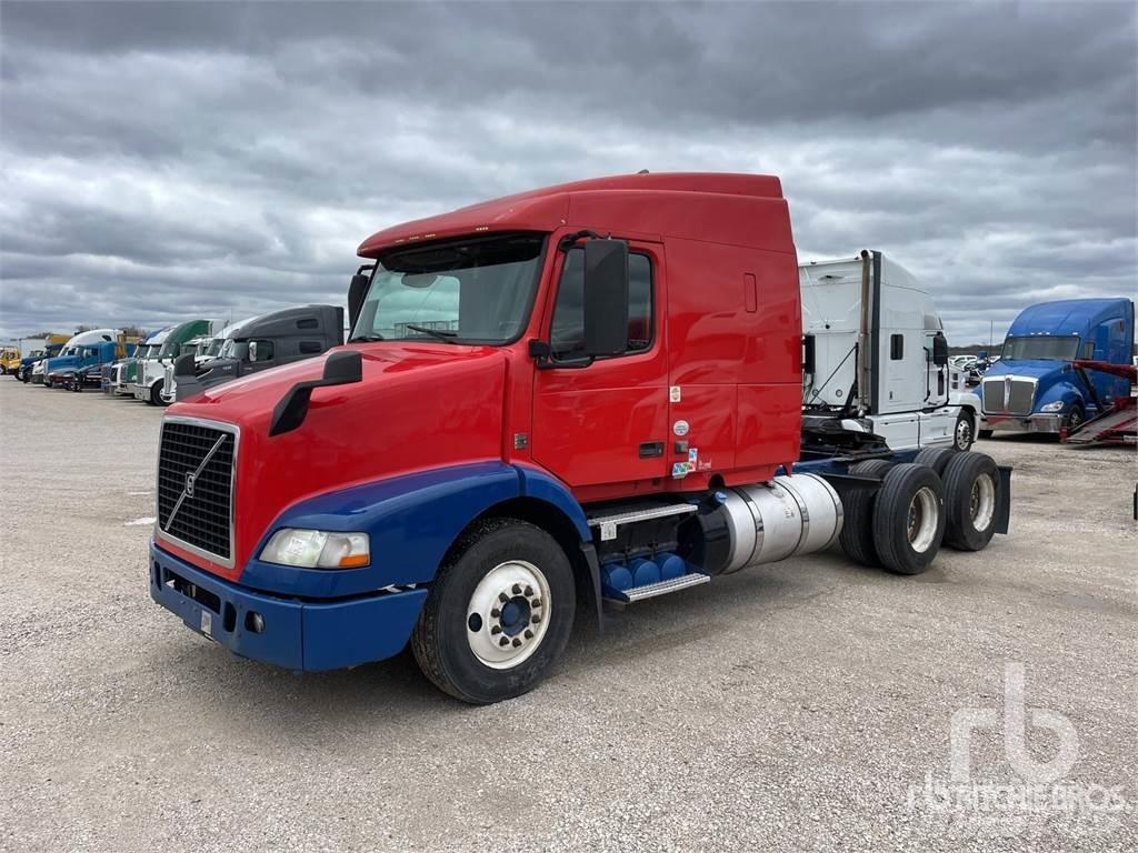 Volvo VNM Autotractoare