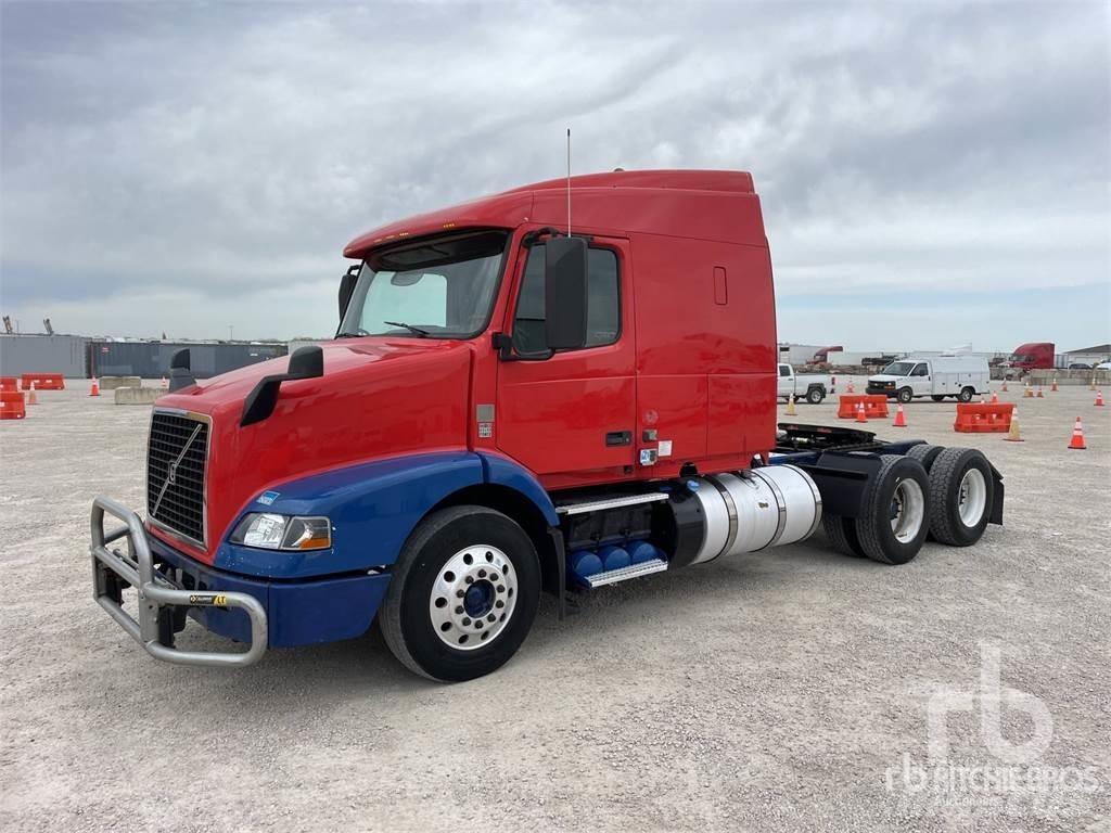 Volvo VNM Autotractoare