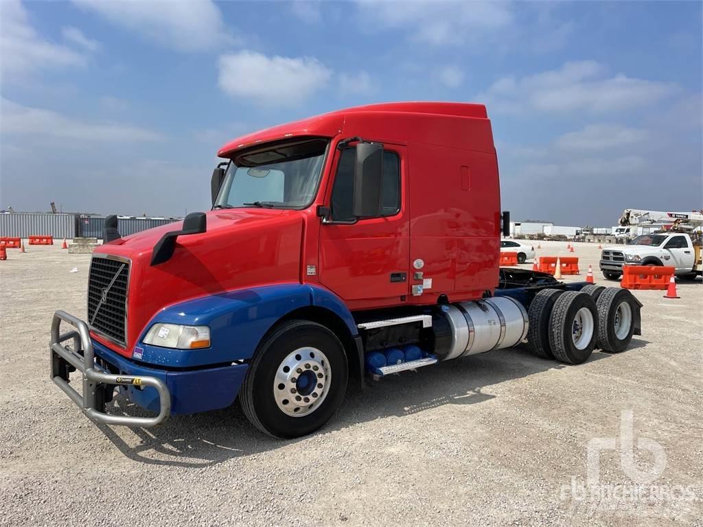 Volvo VNM Autotractoare