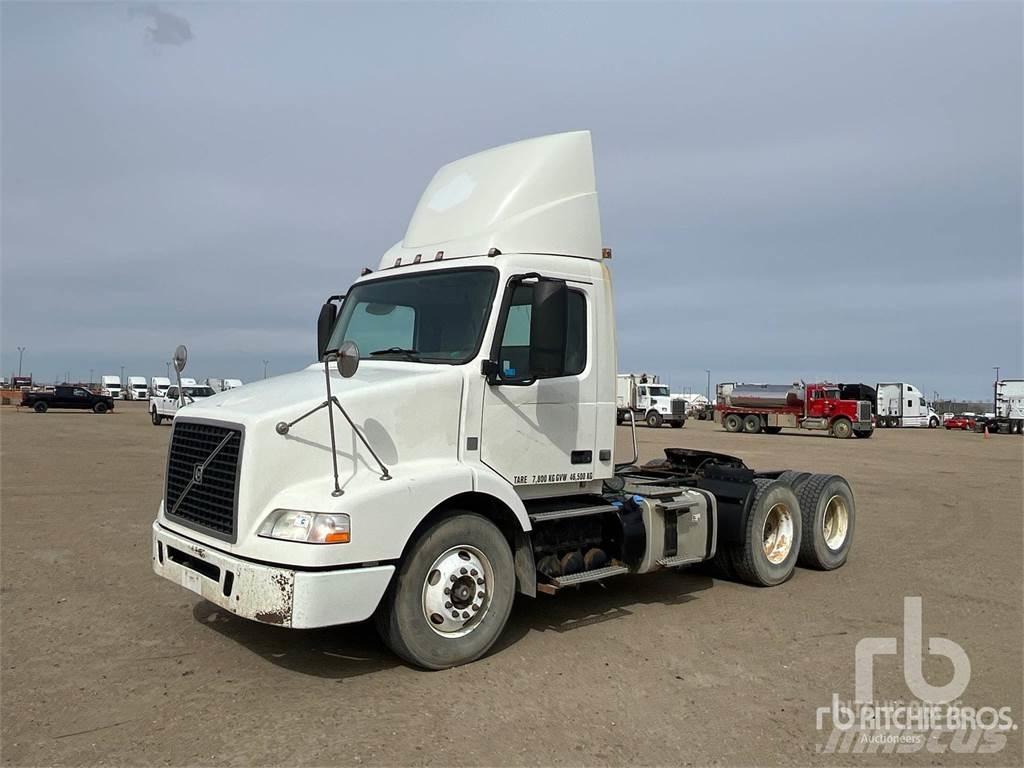 Volvo VNM Autotractoare