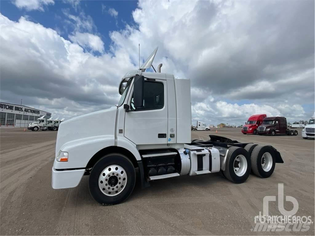 Volvo VNM200 Autotractoare