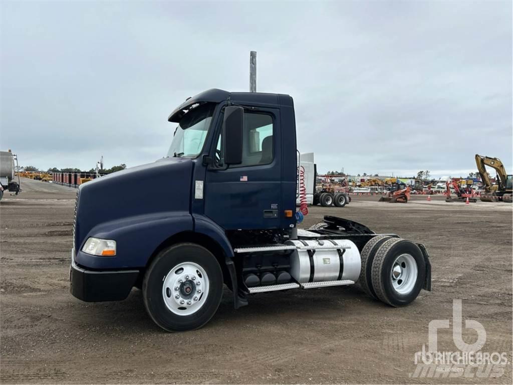 Volvo VNM200 Autotractoare