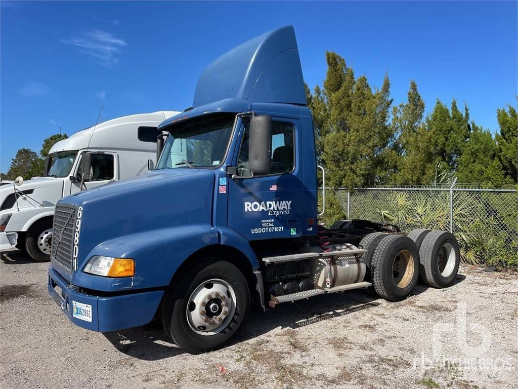 Volvo VNM200 Autotractoare