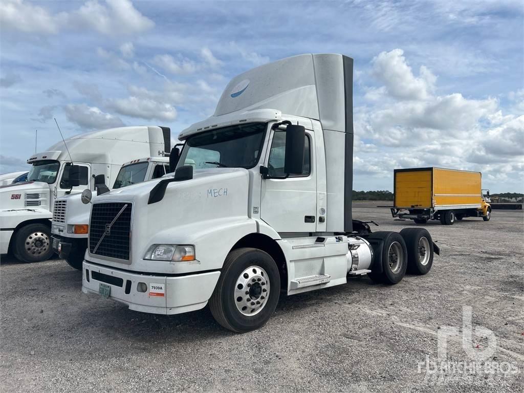 Volvo VNM200 Autotractoare