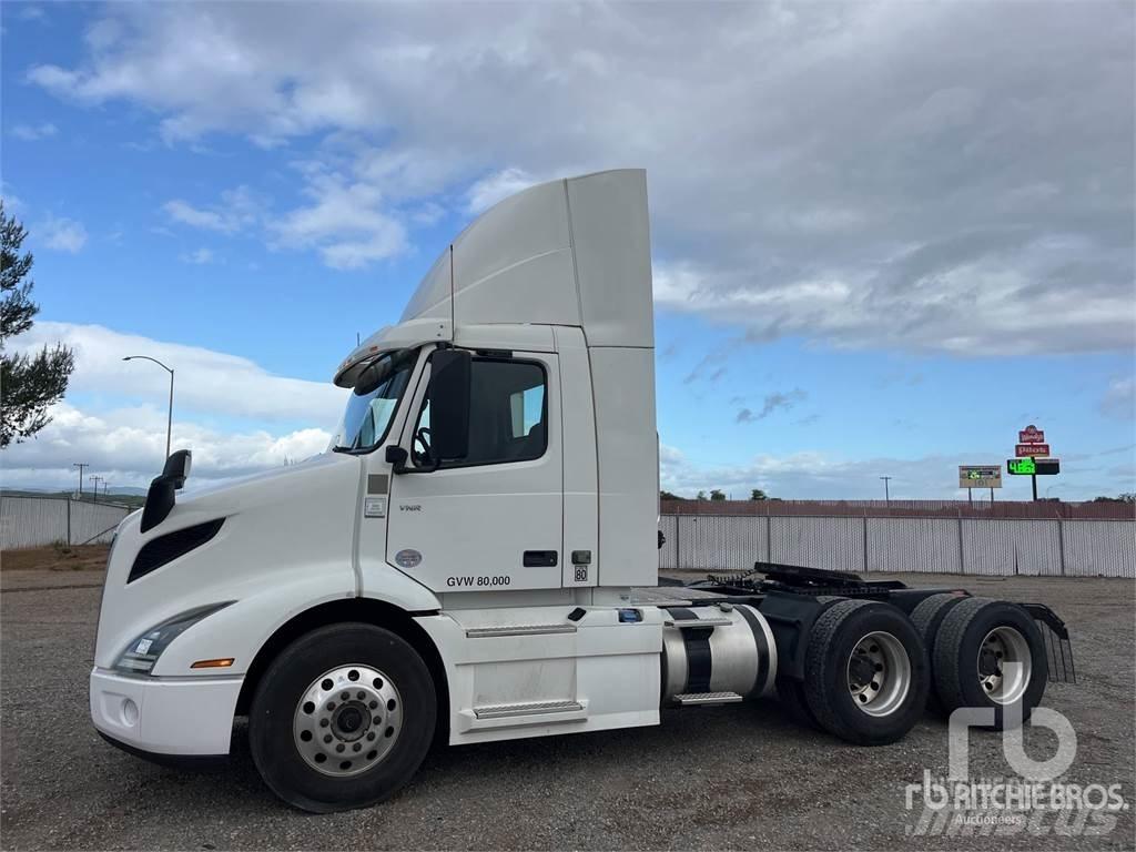 Volvo VNR300 Autotractoare