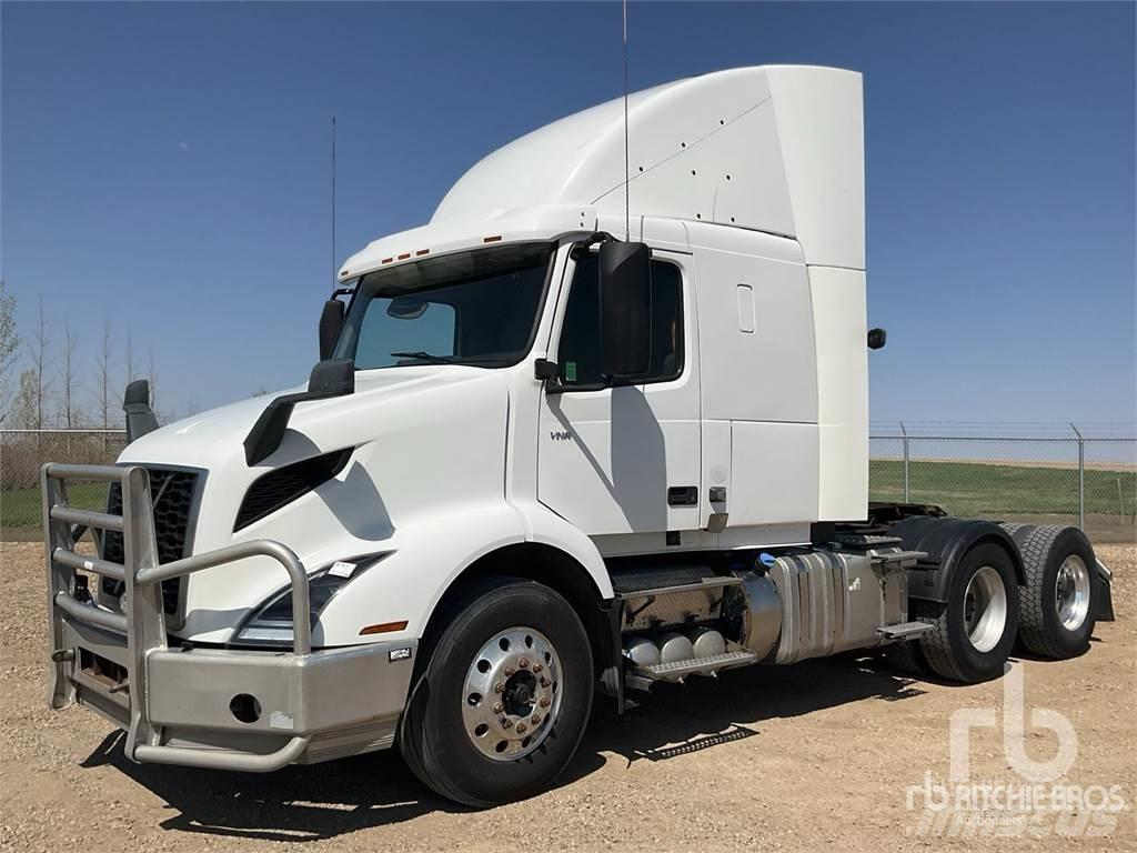 Volvo VNR64T400 Autotractoare