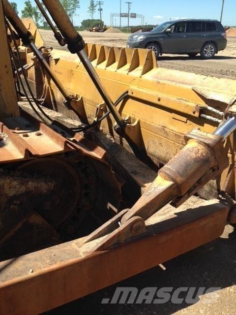 CAT D6H Buldozere pe senile